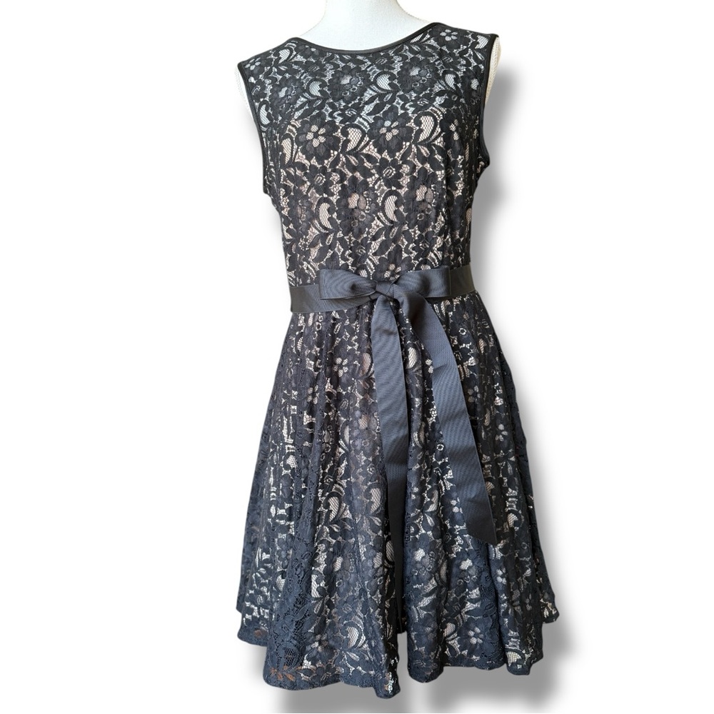 ❤️💋Charming Betsy & Adam Elegant Sleevless Black Lace Formal Cocktail Dress - Picture 2 of 14